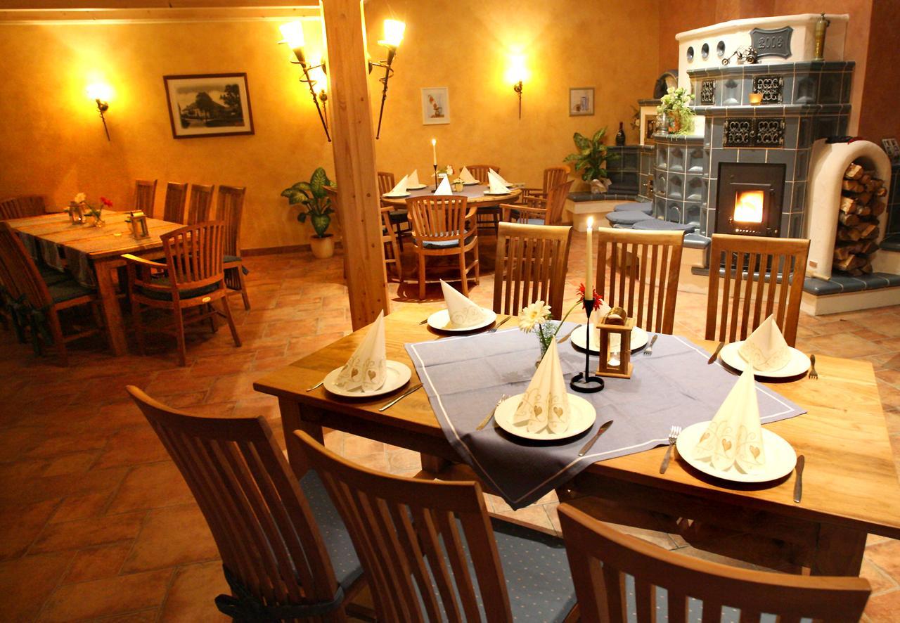 Landhotel "Lichte Aue" Lichtenau Stutzengrun エクステリア 写真
