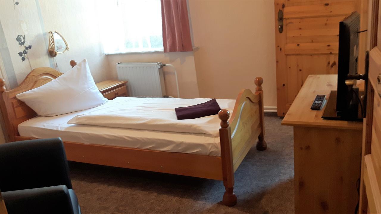 Landhotel "Lichte Aue" Lichtenau Stutzengrun エクステリア 写真