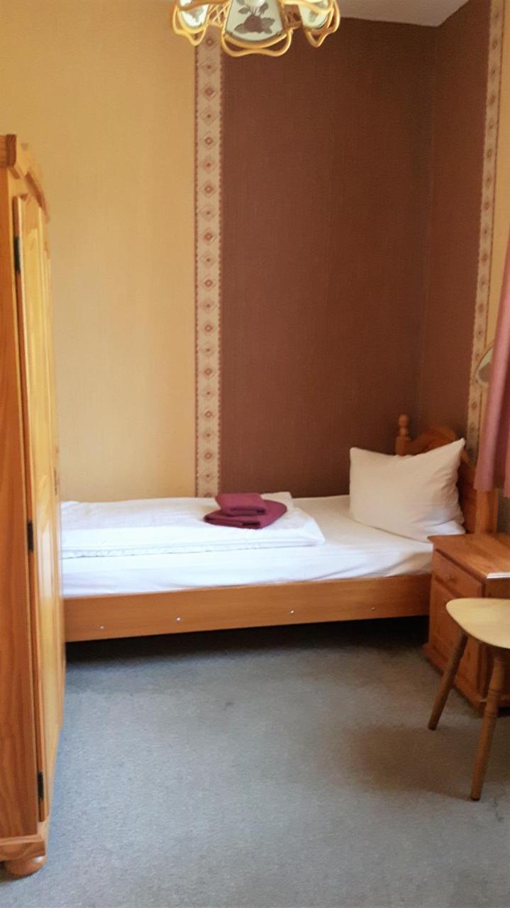 Landhotel "Lichte Aue" Lichtenau Stutzengrun エクステリア 写真