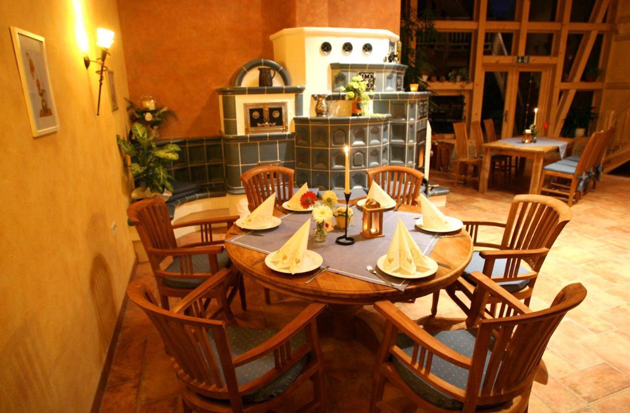 Landhotel "Lichte Aue" Lichtenau Stutzengrun エクステリア 写真