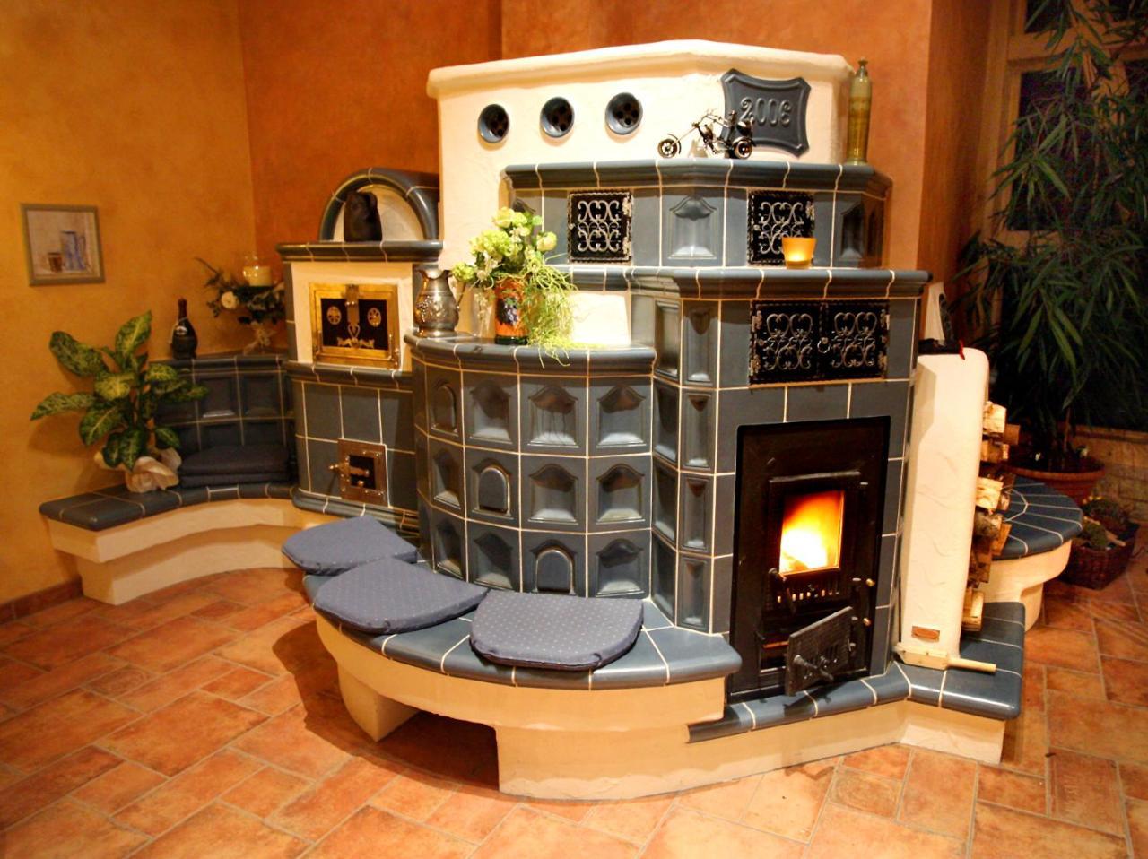 Landhotel "Lichte Aue" Lichtenau Stutzengrun エクステリア 写真