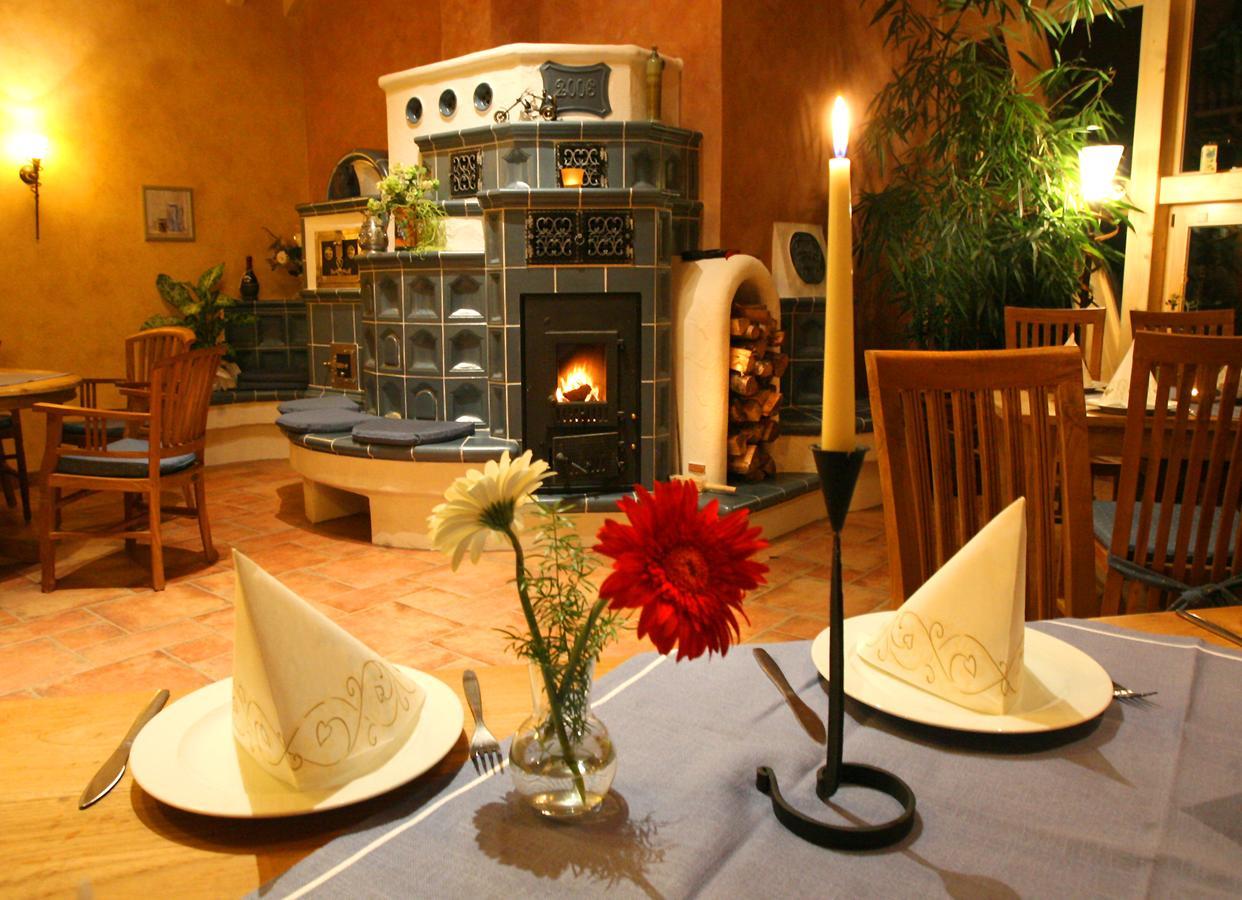 Landhotel "Lichte Aue" Lichtenau Stutzengrun エクステリア 写真
