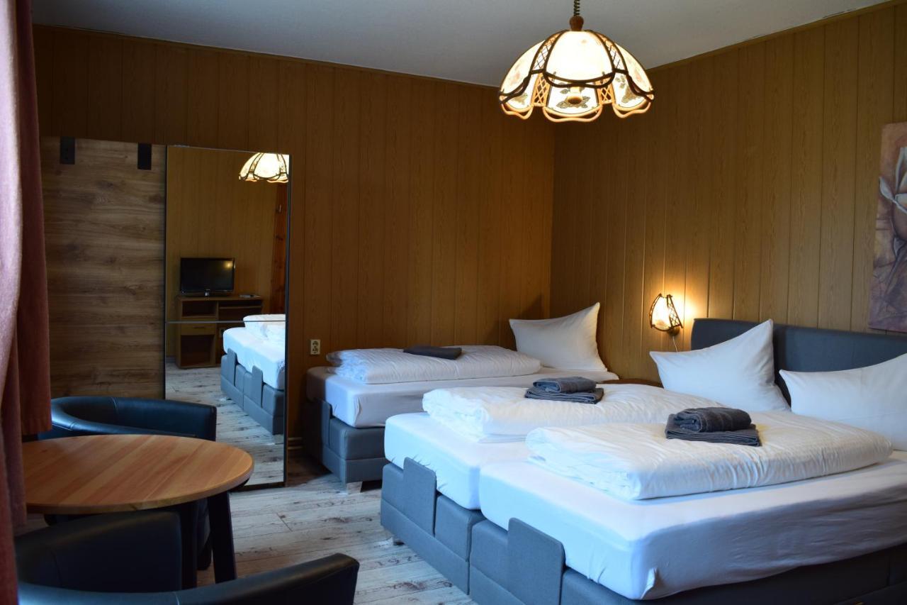 Landhotel "Lichte Aue" Lichtenau Stutzengrun エクステリア 写真