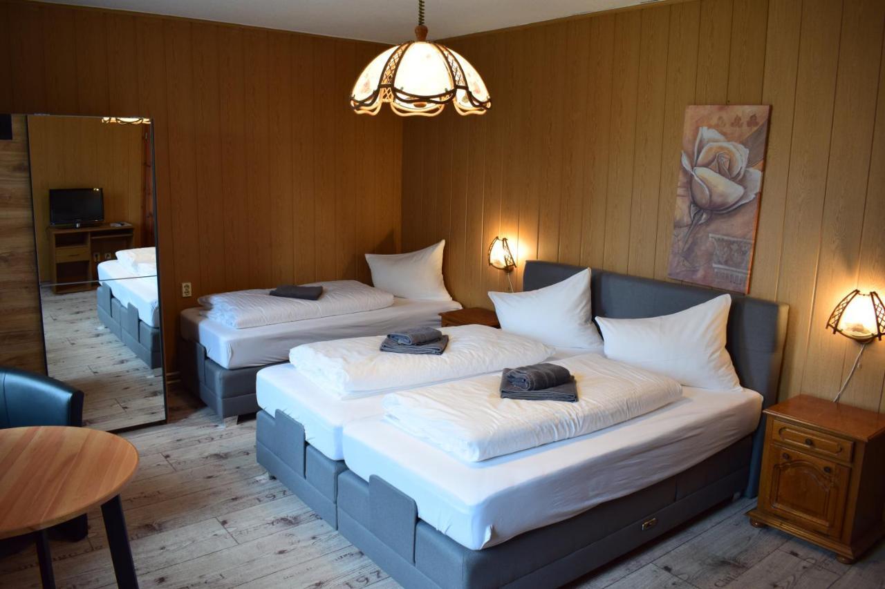Landhotel "Lichte Aue" Lichtenau Stutzengrun エクステリア 写真
